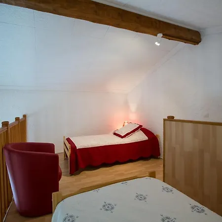 Gites La Mesange Couette-café Grospierres