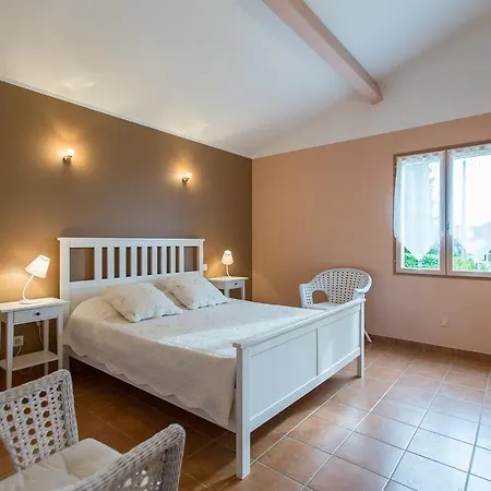 Gites La Mesange Couette-café